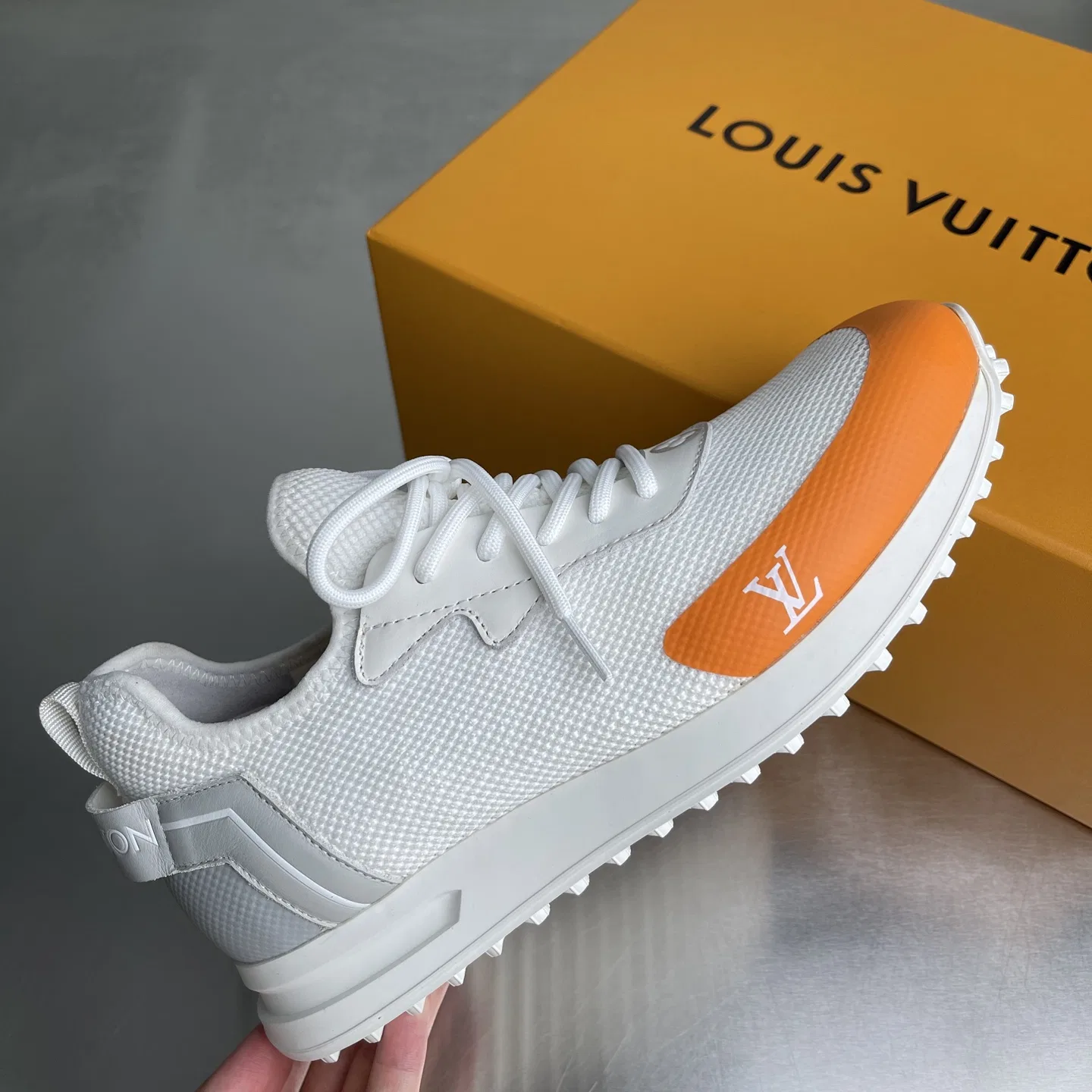 LV 27FW BMLOIMQ 002 스니커즈 11