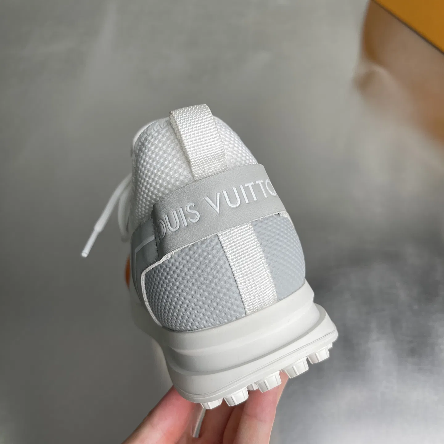 LV 27FW BMLOIMQ 002 스니커즈 14