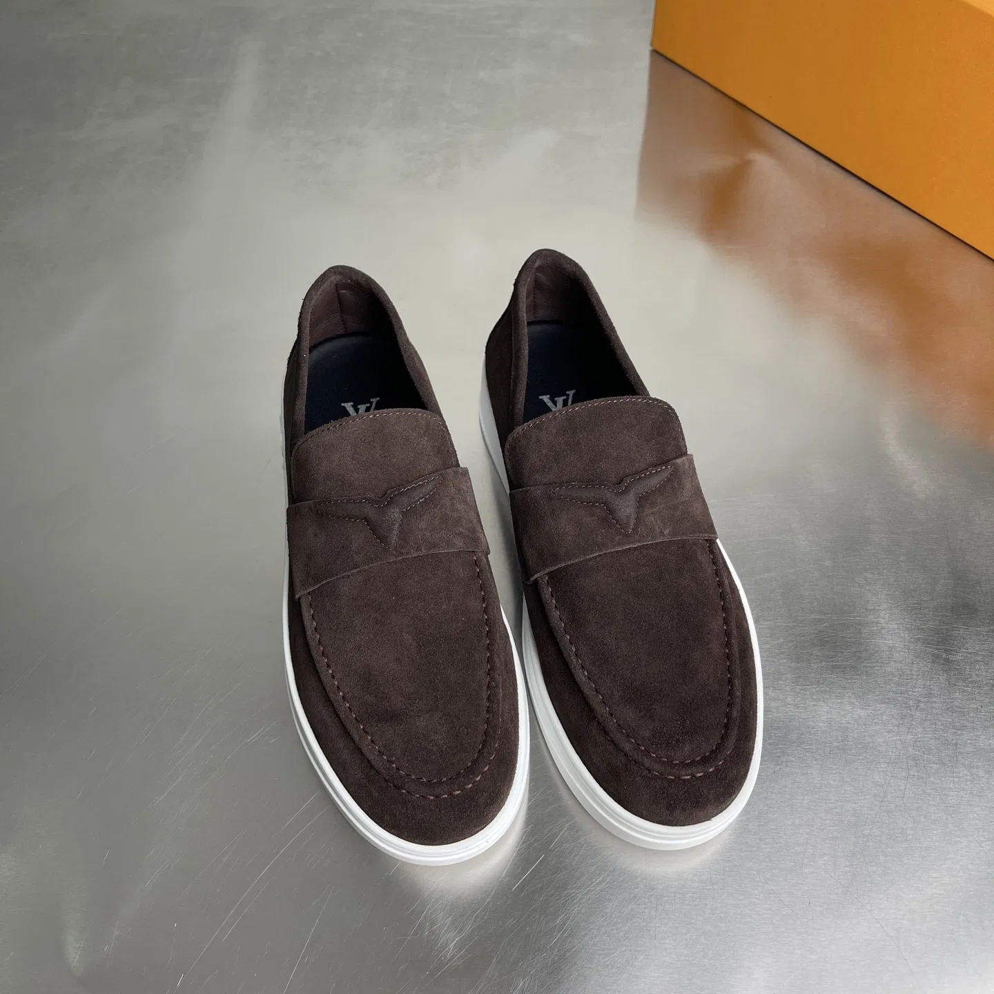 LV 27FW BMLOIMQ 004 로퍼 9
