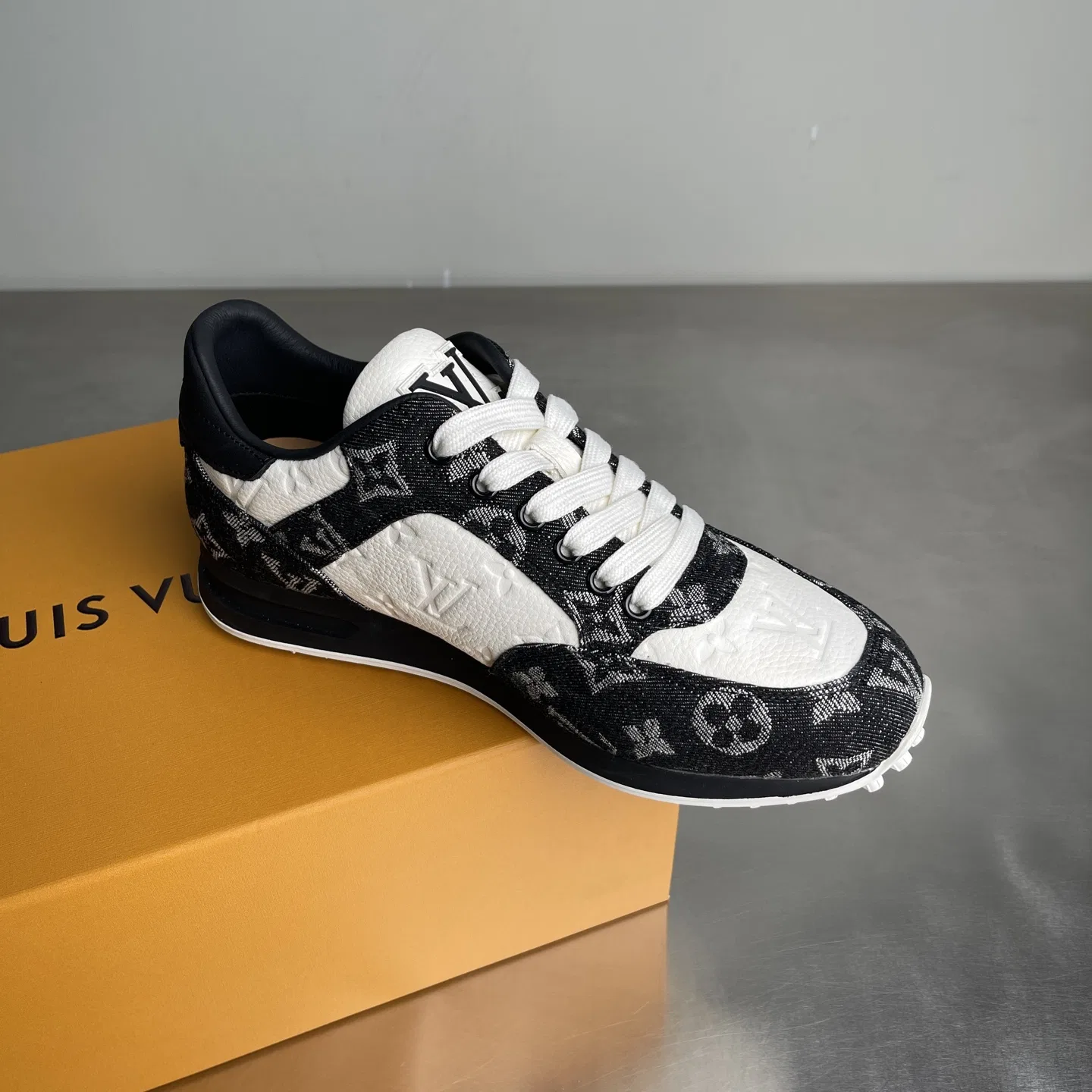 LV 27FW BMLOIMQ 005 스니커즈 10
