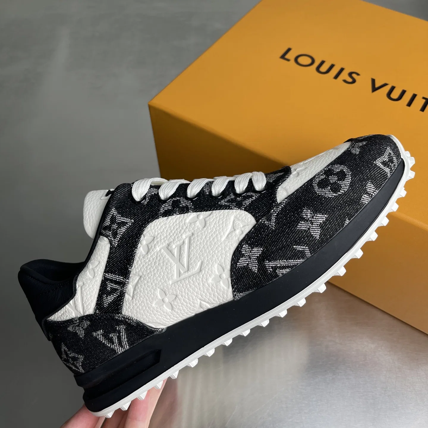 LV 27FW BMLOIMQ 005 스니커즈 11