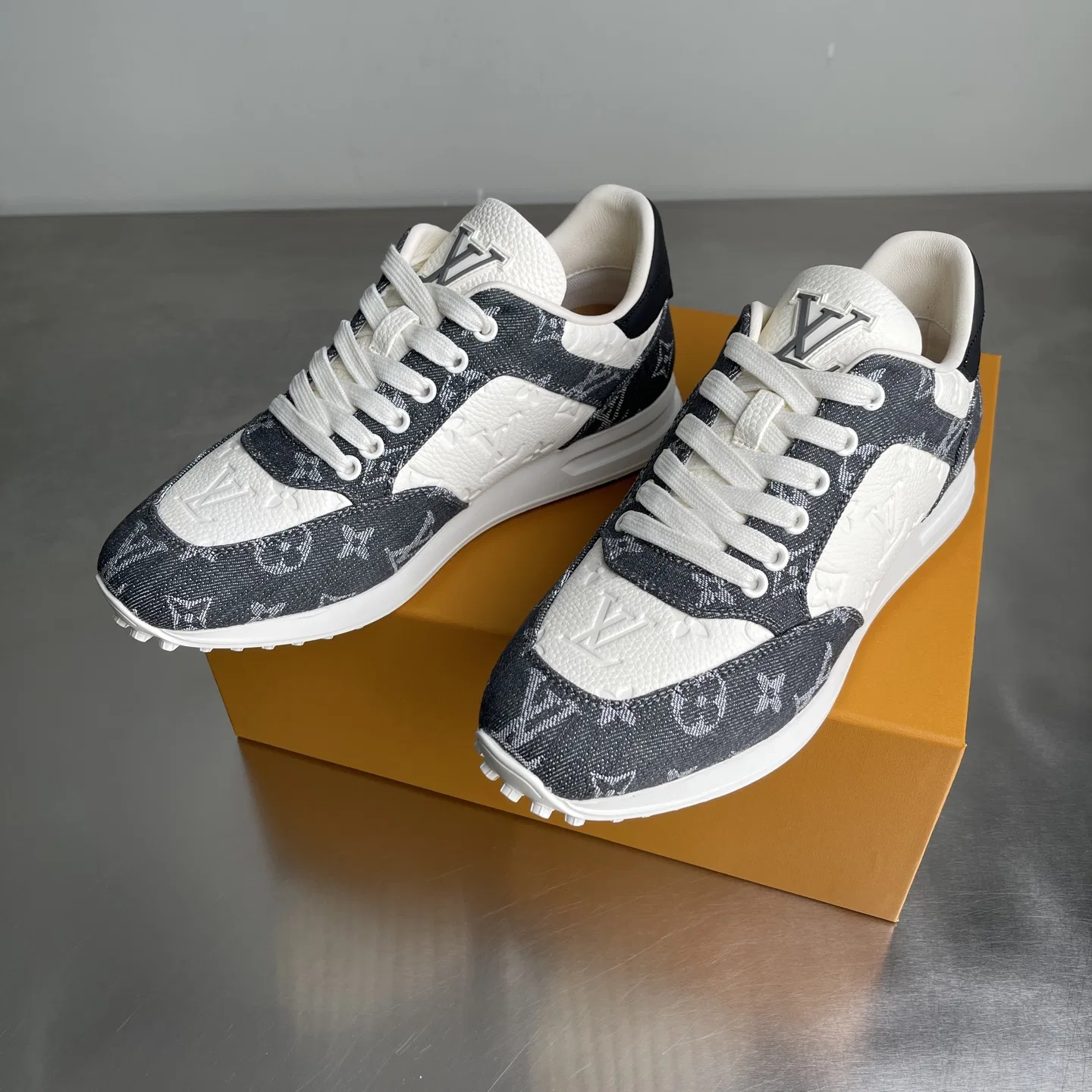 LV 27FW BMLOIMQ 005 스니커즈 17