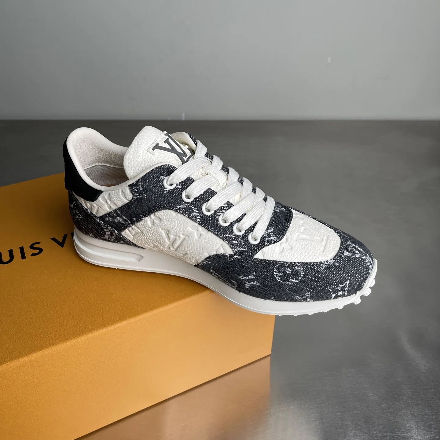 LV 27FW BMLOIMQ 005 스니커즈 18
