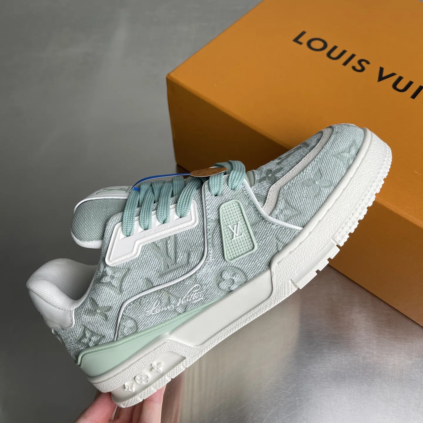 LV 27FW BMLOIMQ 006 스니커즈 11