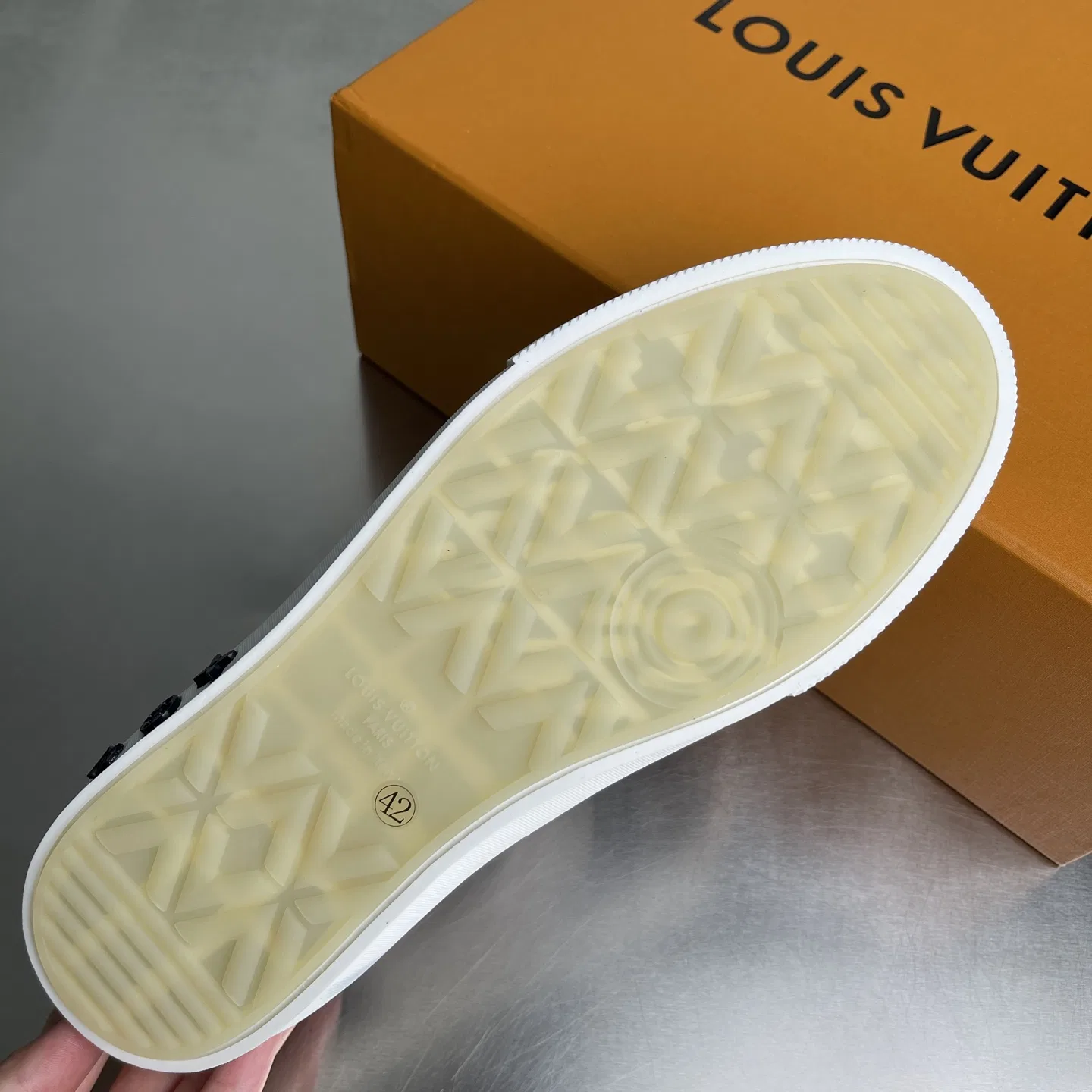 LV 27FW BMLOIMQ 006 스니커즈 32