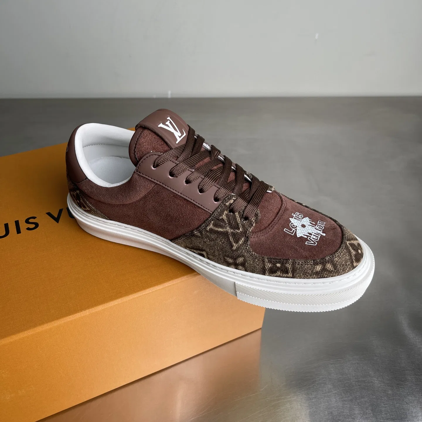 LV 27FW BMLOIMQ 006 스니커즈 42