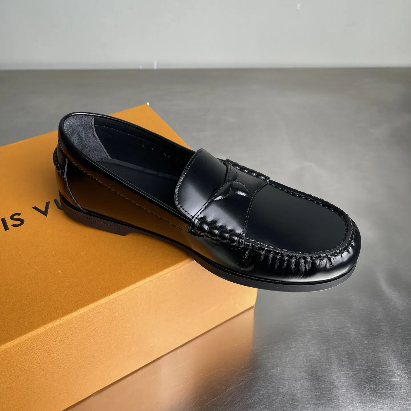 LV 27FW BMLOIMQ 007 로퍼 10