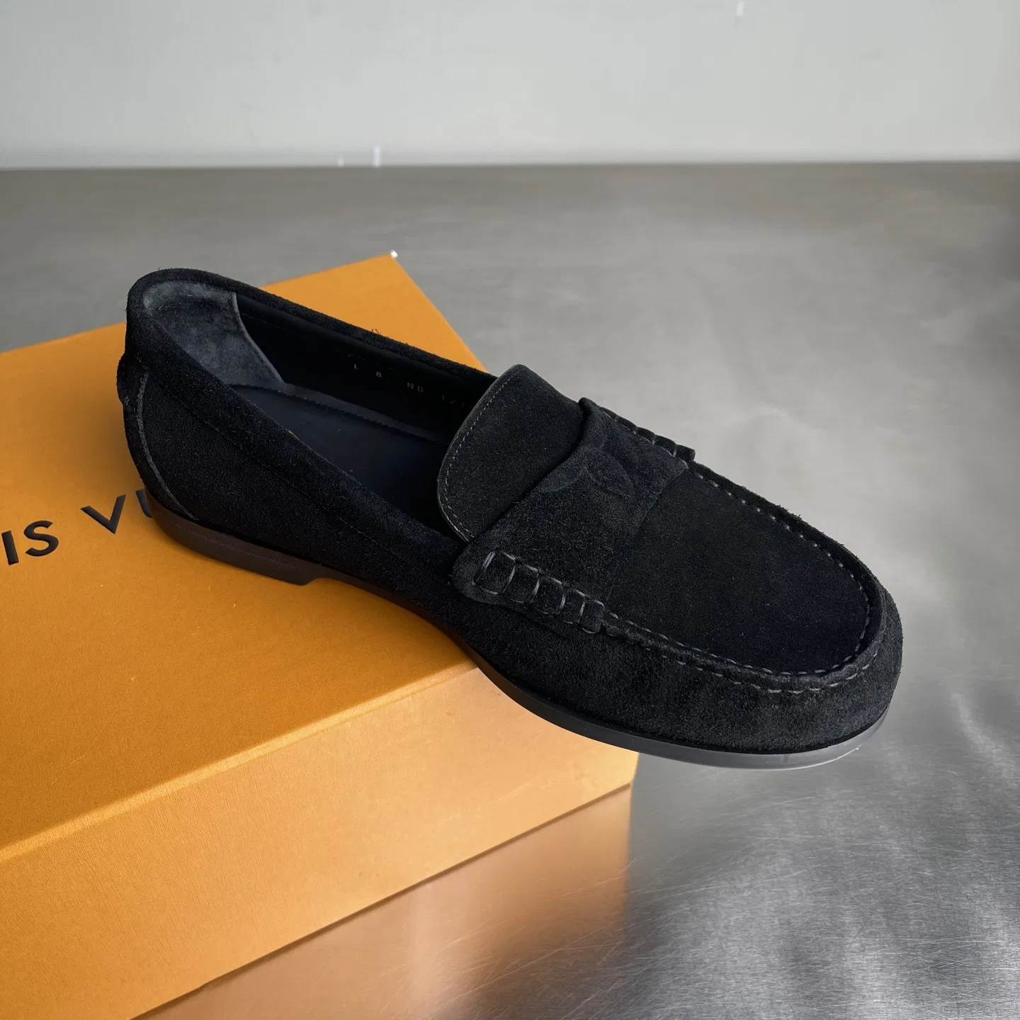 LV 27FW BMLOIMQ 008 로퍼 9
