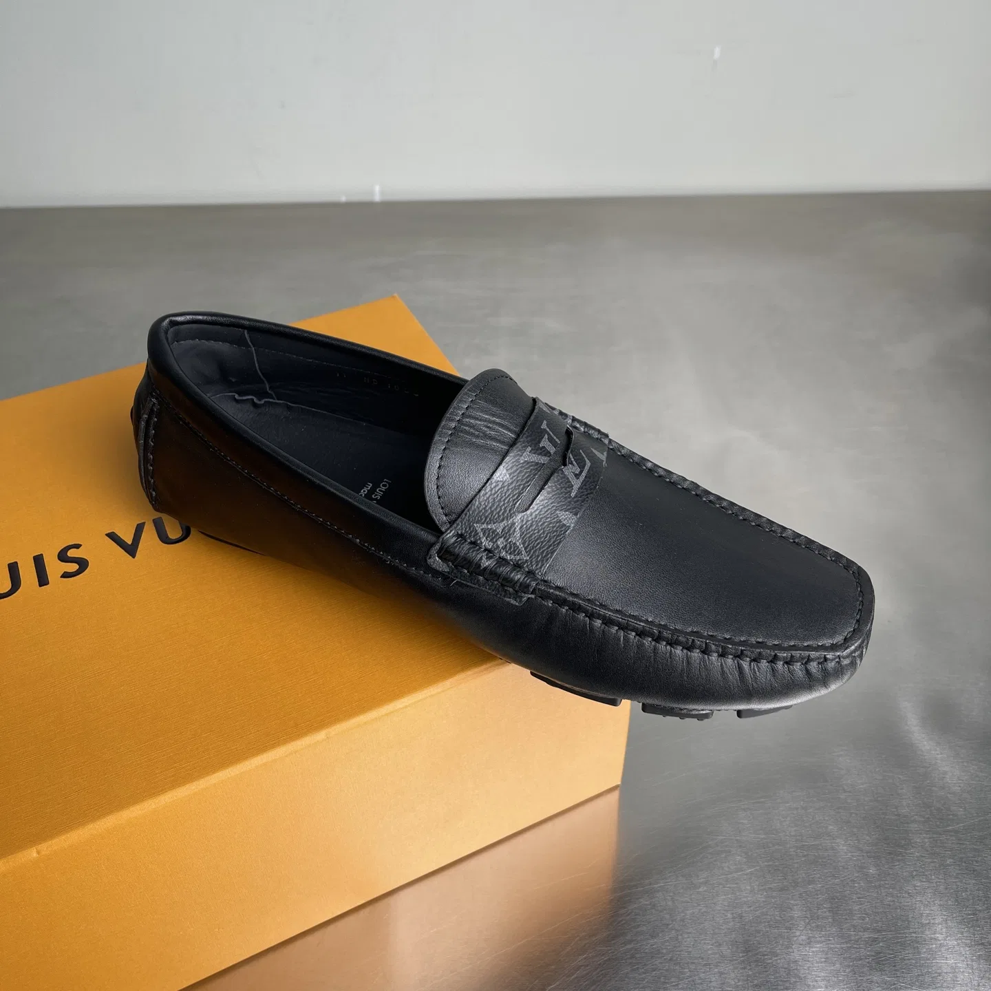 LV 27FW BMLOIMQ 011 로퍼 10