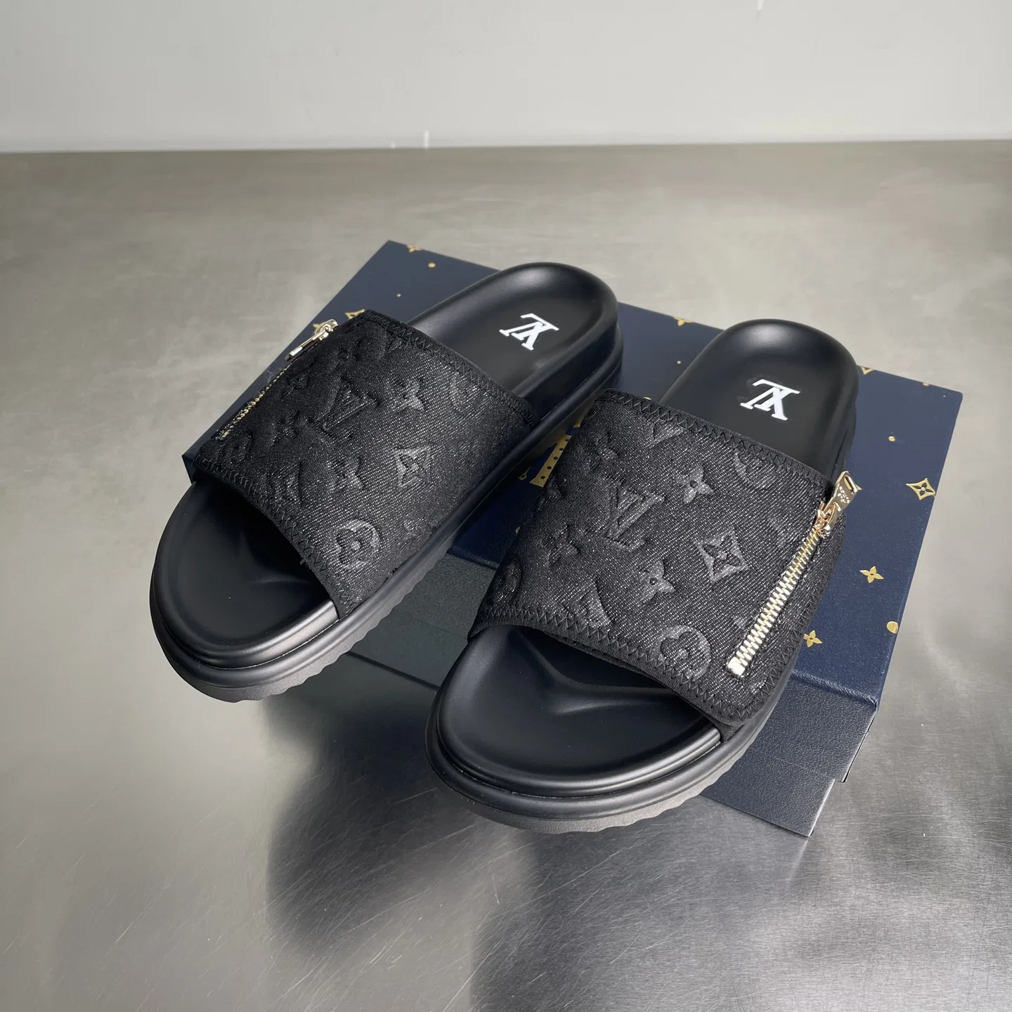 LV 27FW BMLOIMQ 012 슬리퍼 9