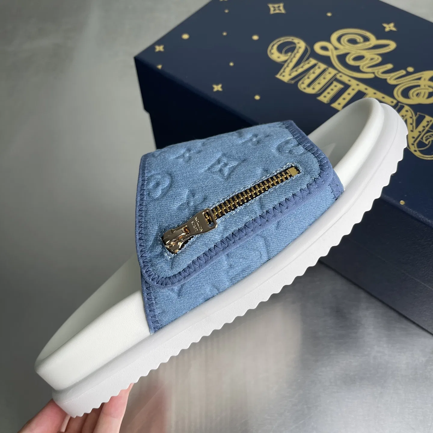 LV 27FW BMLOIMQ 012 슬리퍼 18