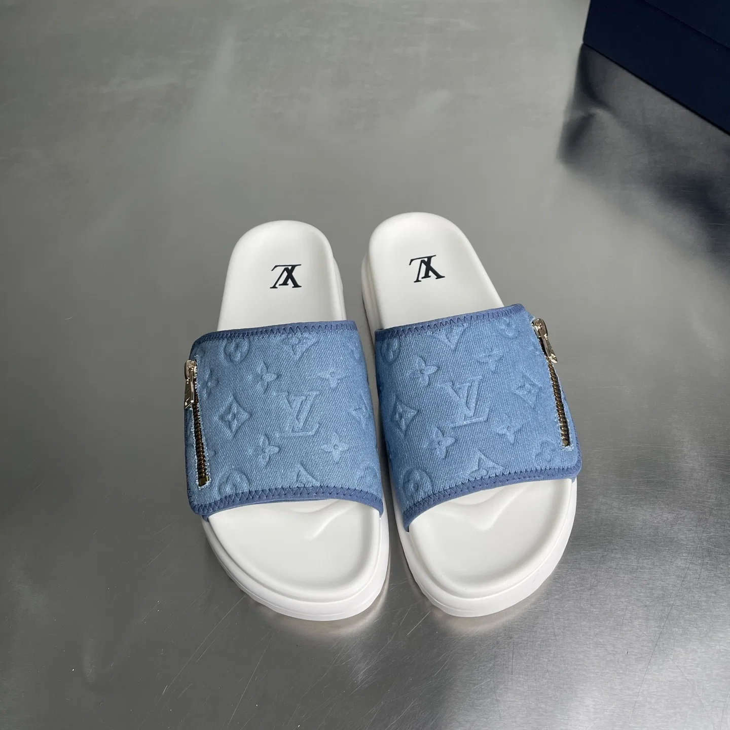 LV 27FW BMLOIMQ 012 슬리퍼 20