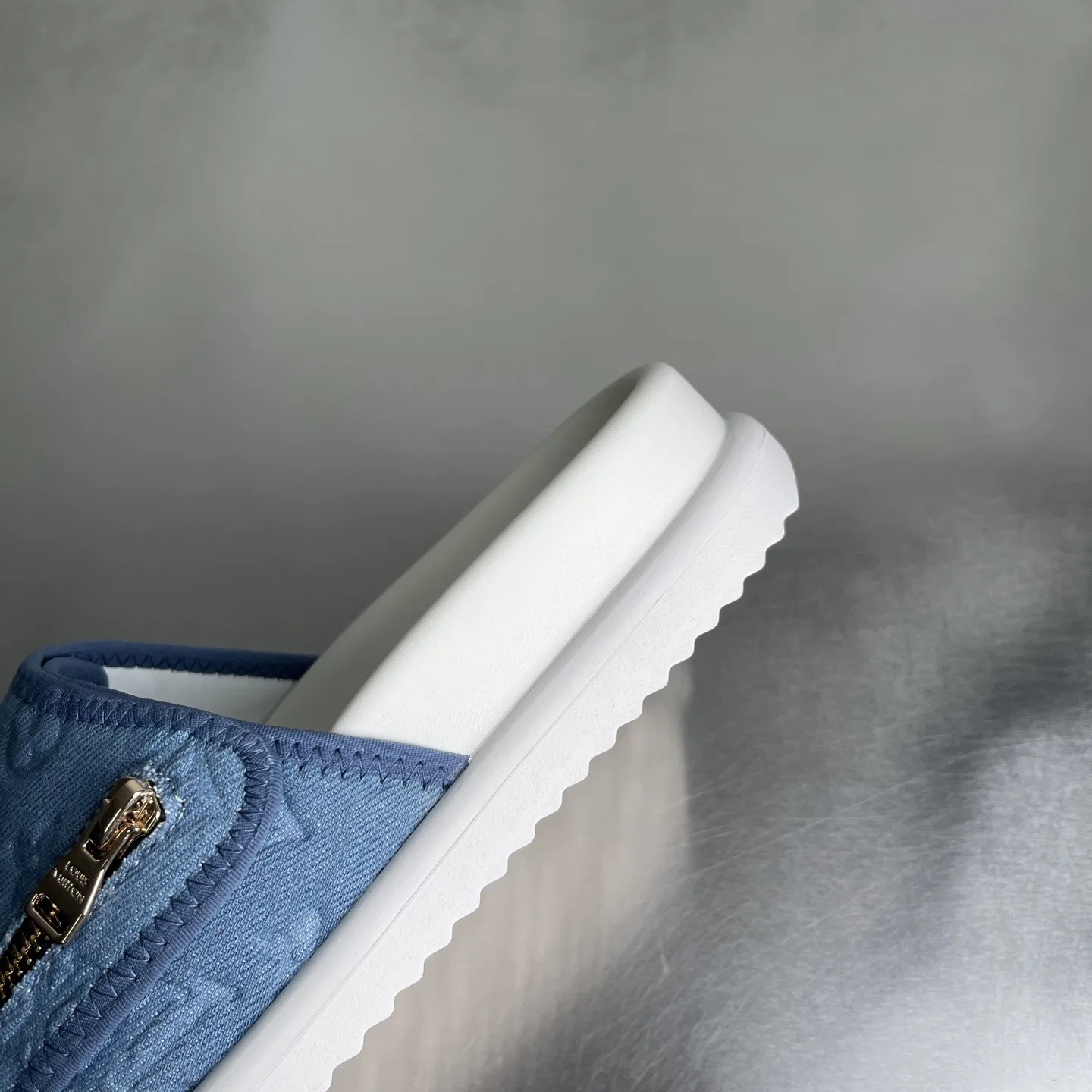 LV 27FW BMLOIMQ 012 슬리퍼 21