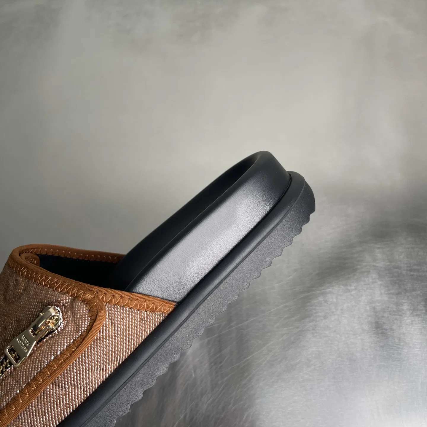 LV 27FW BMLOIMQ 012 슬리퍼 29