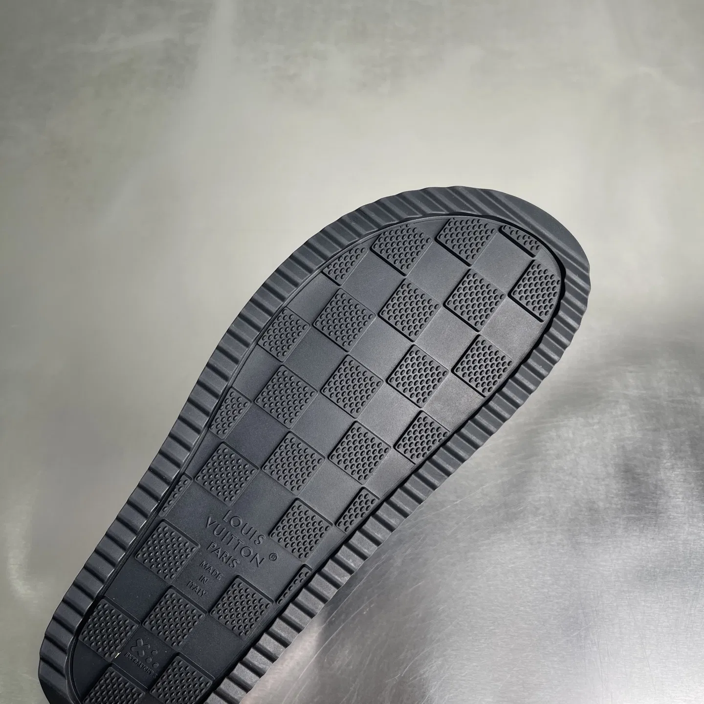 LV 27FW BMLOIMQ 012 슬리퍼 31