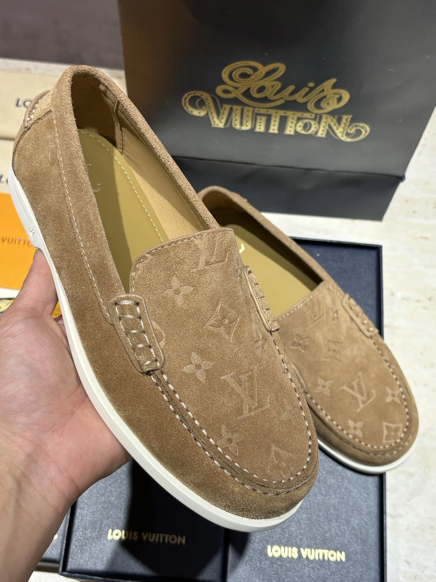 LV 27FW BXZUBKP 001 로퍼 44