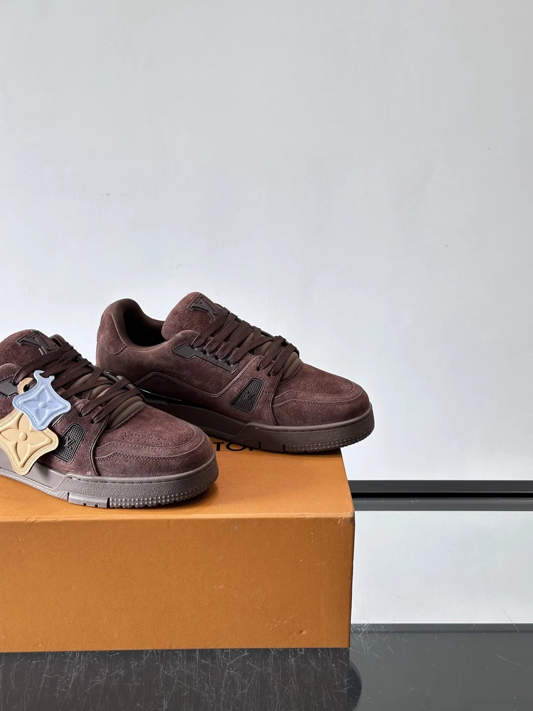 LV 27FW BXZUBKP 002 스니커즈 7