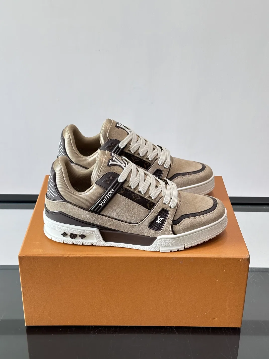 LV 27FW BXZUBKP 002 스니커즈 10