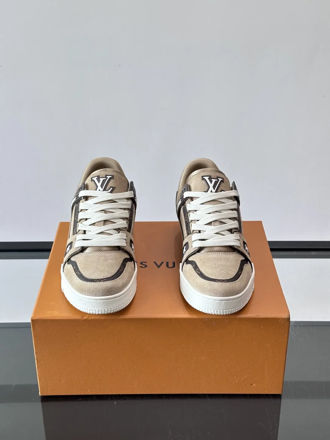 LV 27FW BXZUBKP 002 스니커즈 11