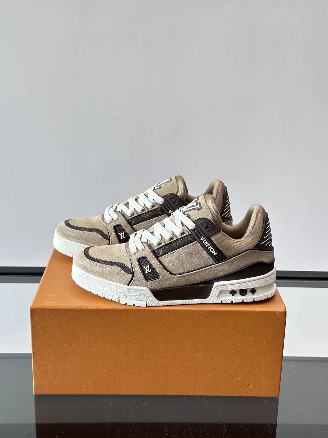 LV 27FW BXZUBKP 002 스니커즈 12