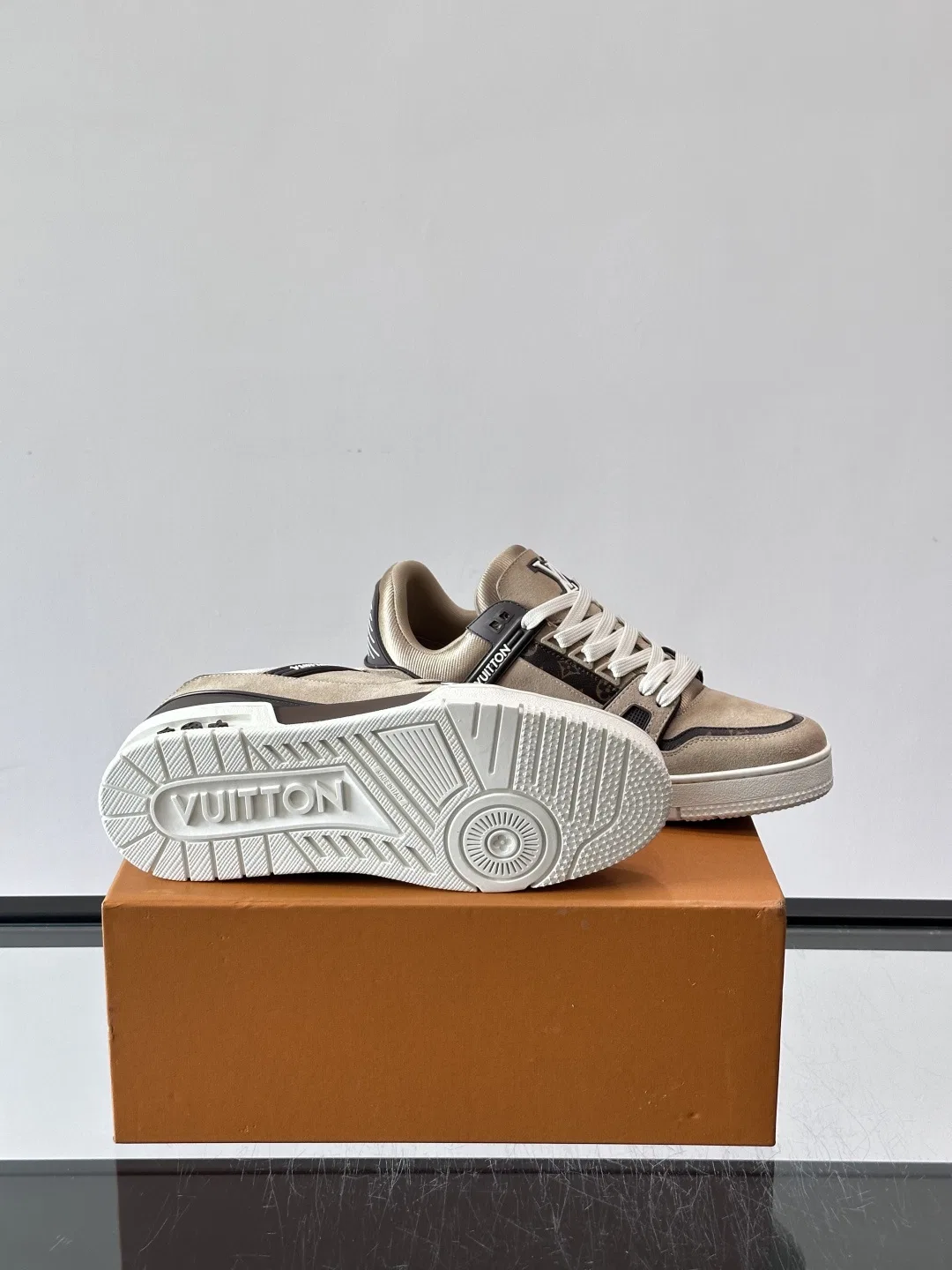 LV 27FW BXZUBKP 002 스니커즈 18