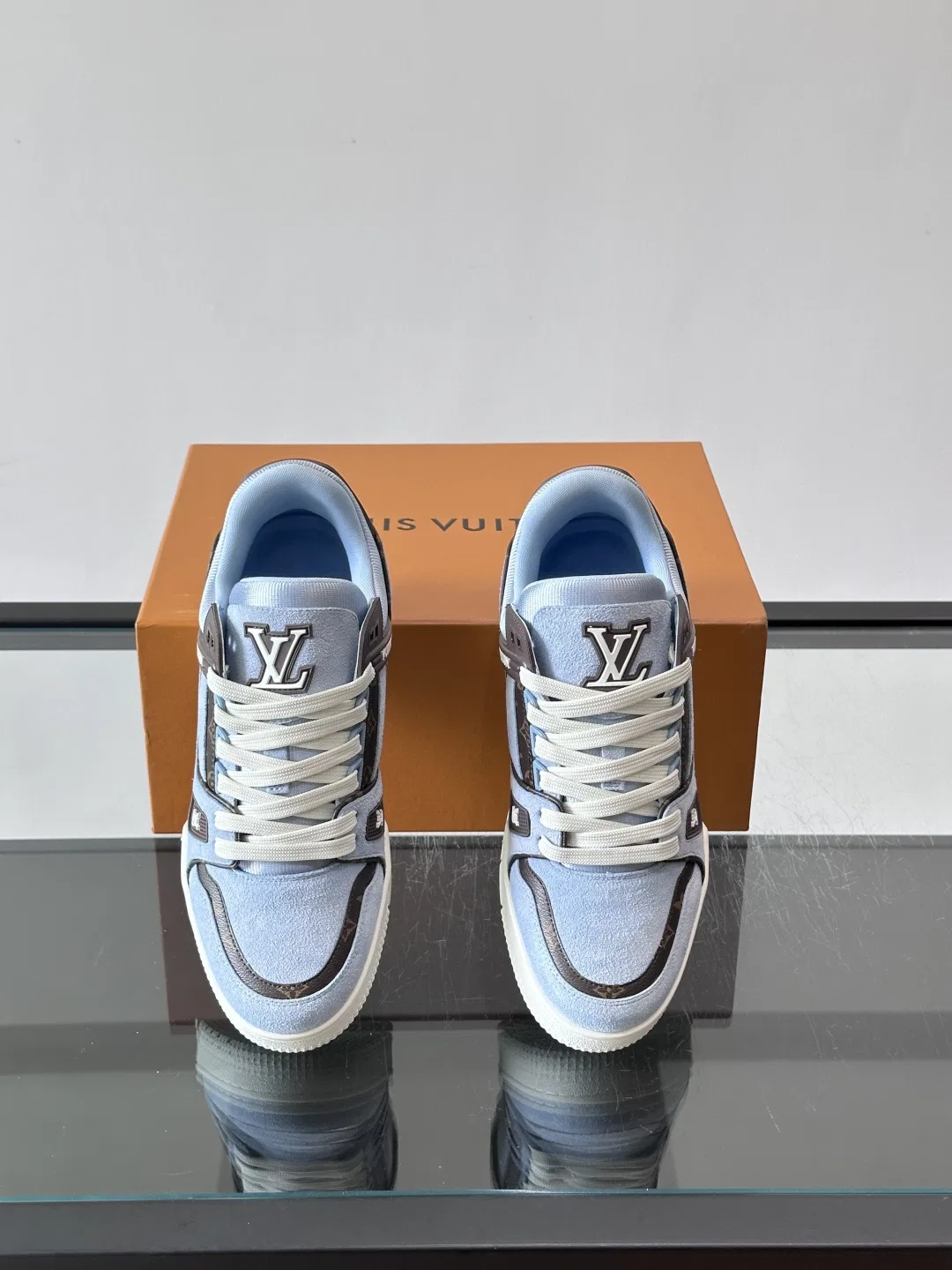 LV 27FW BXZUBKP 002 스니커즈 24