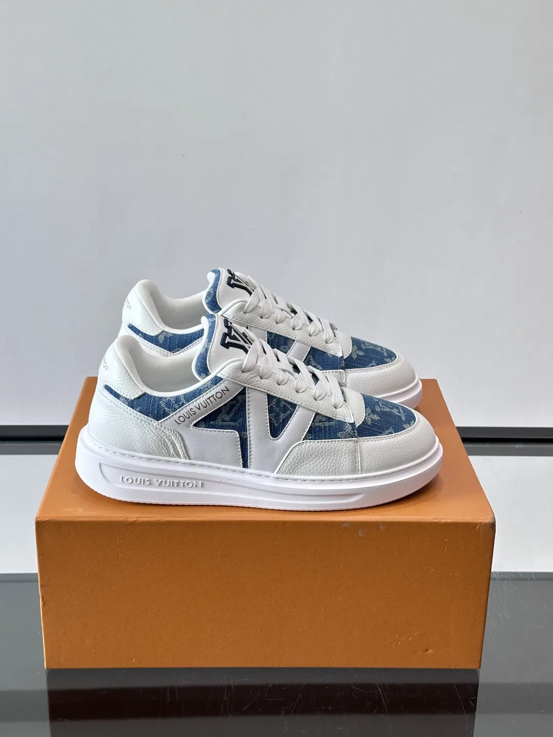 LV 27FW BXZUBKP 002 스니커즈 28