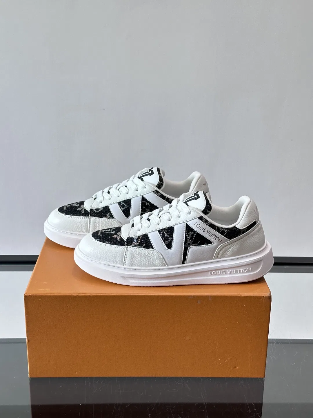 LV 27FW BXZUBKP 002 스니커즈 39