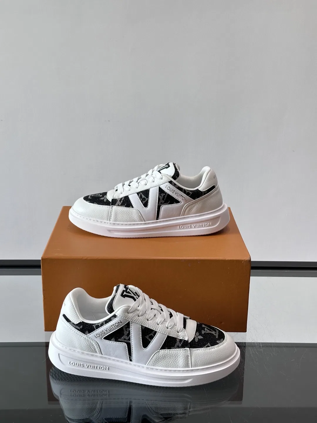LV 27FW BXZUBKP 002 스니커즈 40