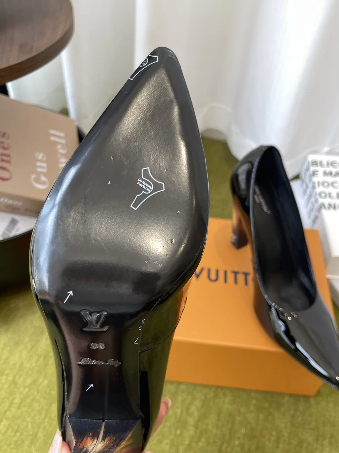 LV 27FW BXZUBKP 004 구두 14