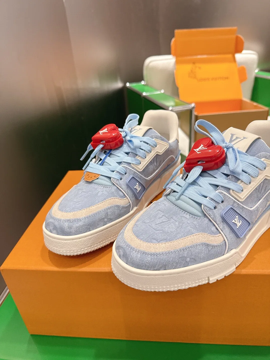 LV 27FW BXZUBKP 009 스니커즈 43