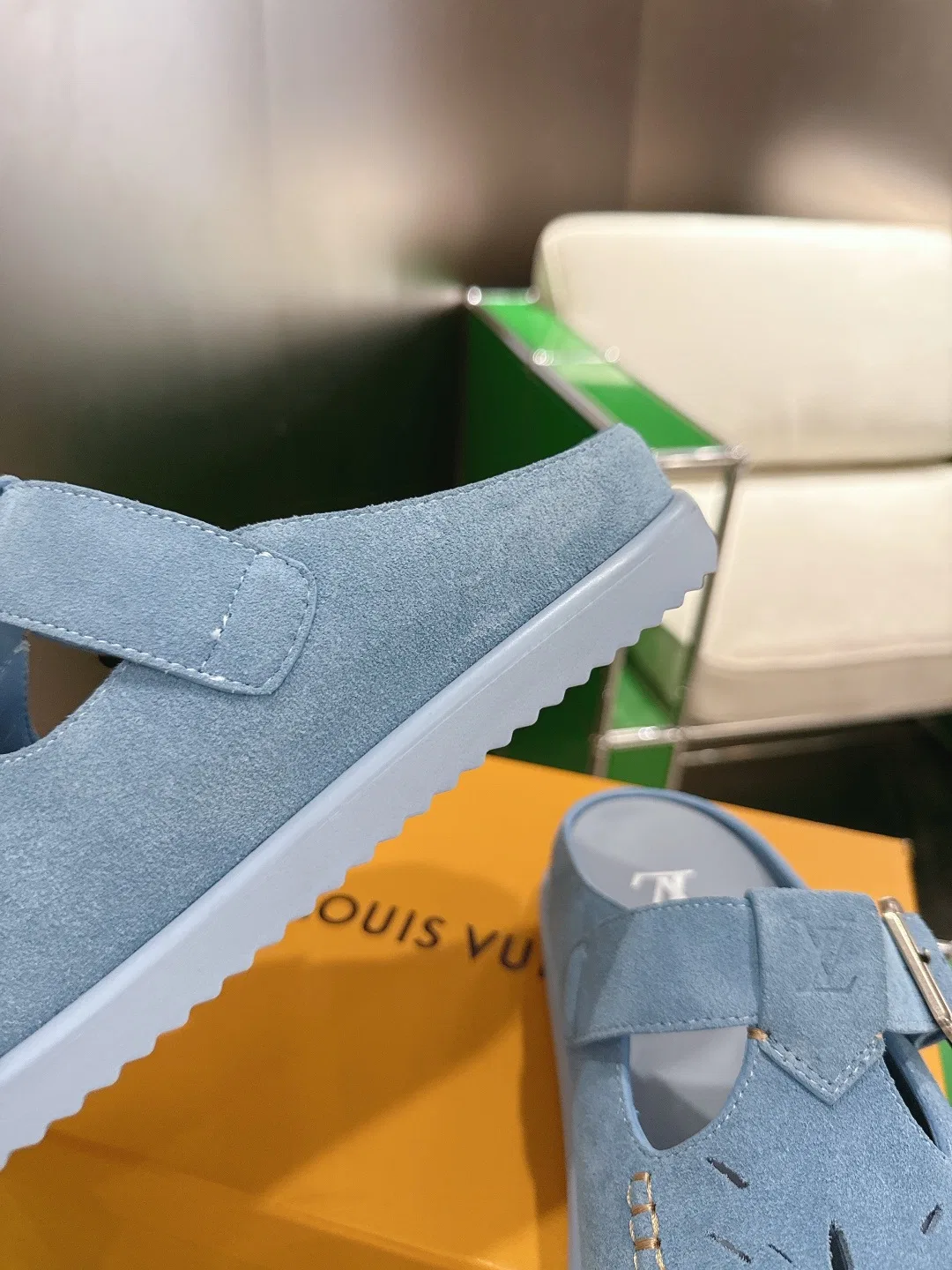LV 27FW BXZUBKP 010 슬리퍼 8