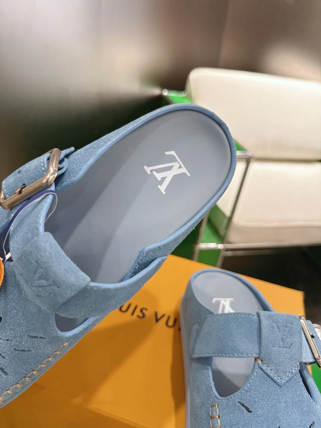 LV 27FW BXZUBKP 010 슬리퍼 7