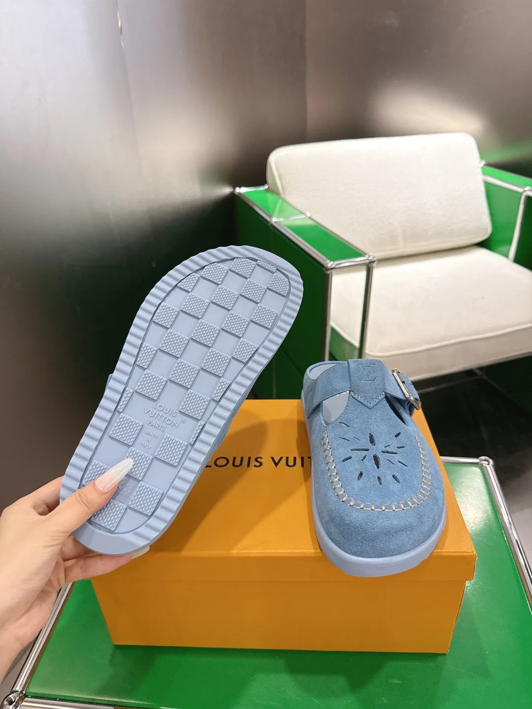 LV 27FW BXZUBKP 010 슬리퍼 9