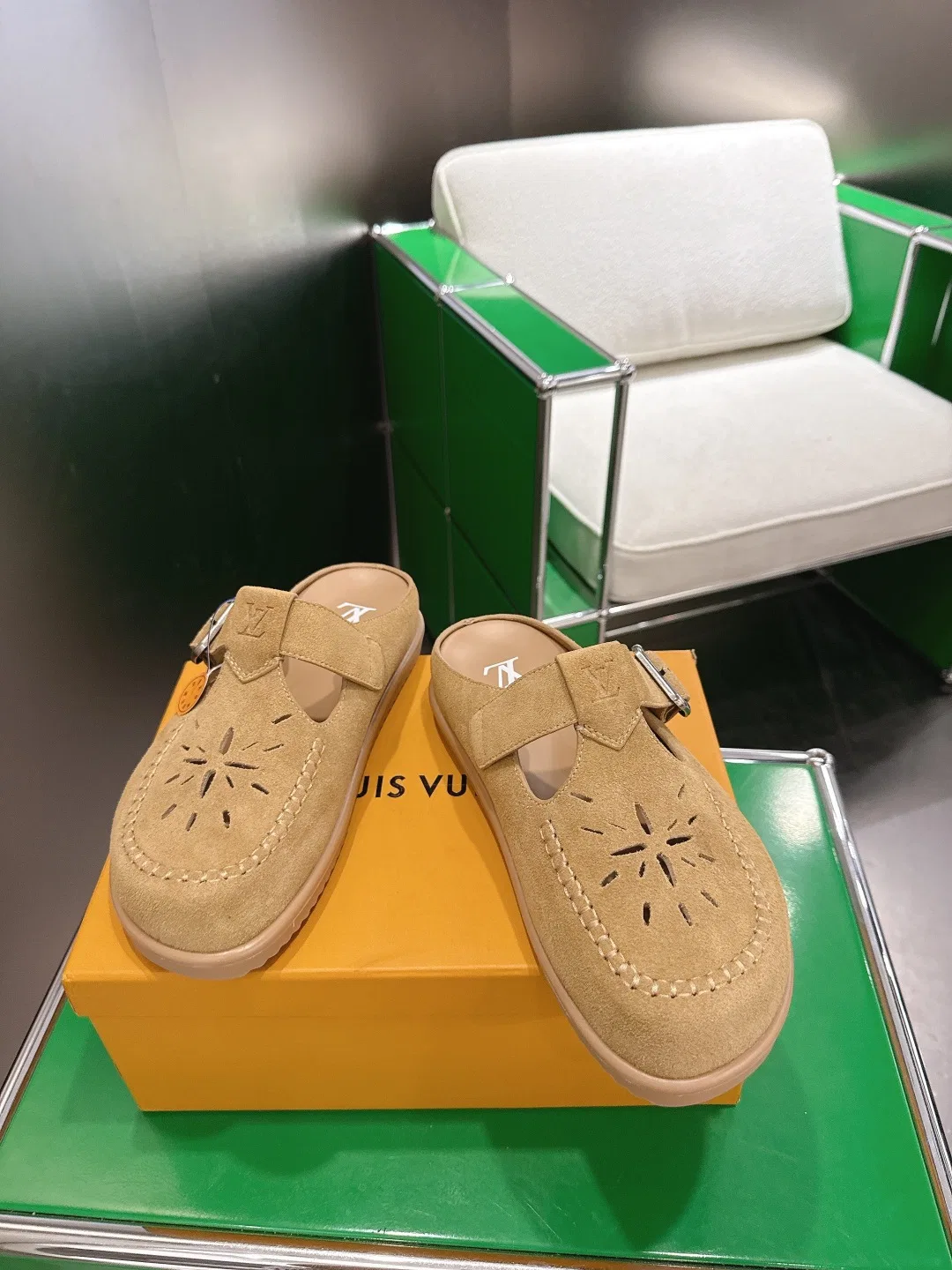 LV 27FW BXZUBKP 010 슬리퍼 11