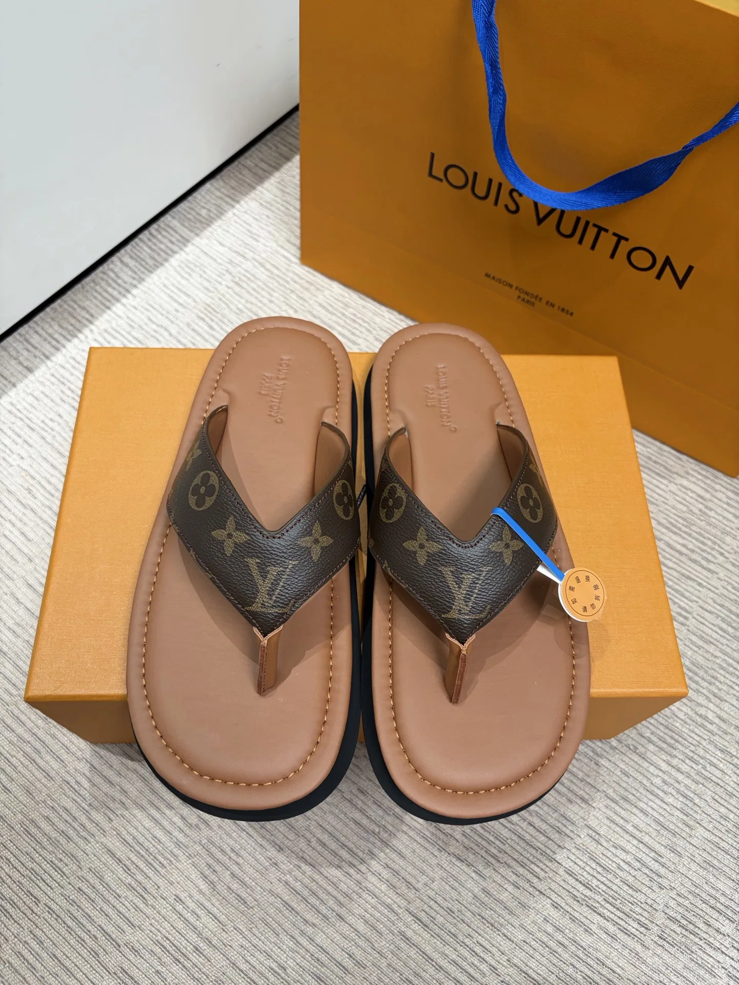 LV 27FW BXZUBKP 011 쪼리 24