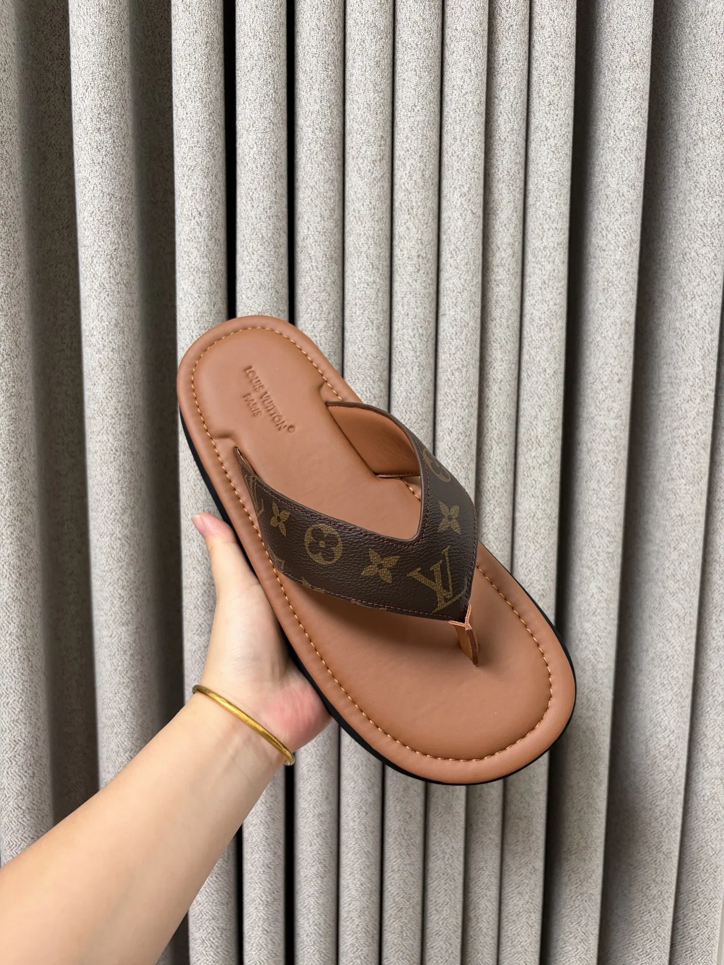 LV 27FW BXZUBKP 011 쪼리 28