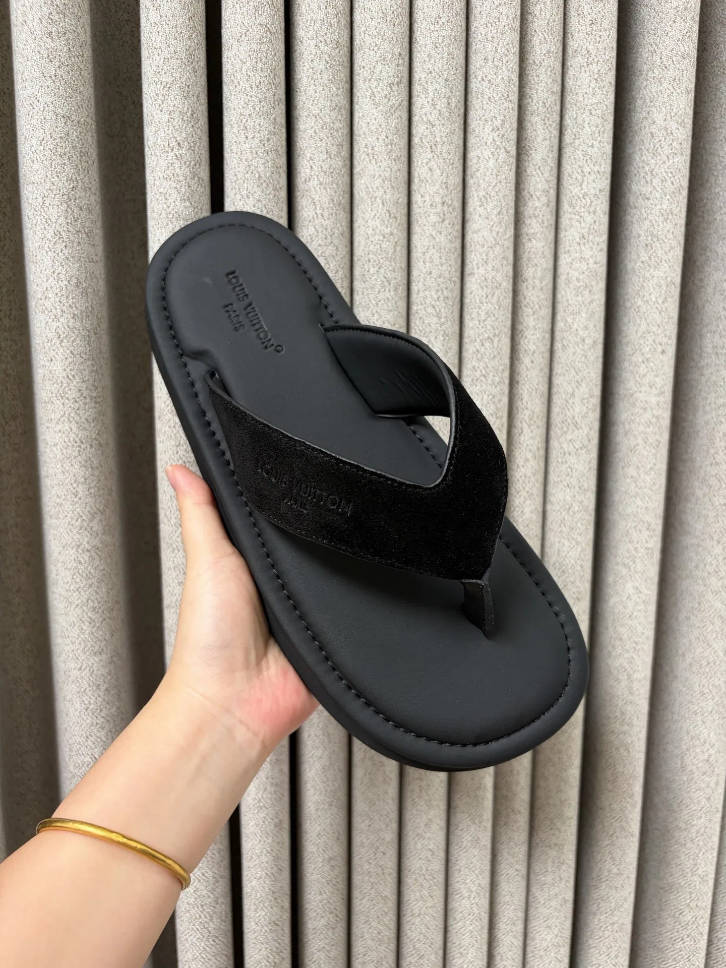LV 27FW BXZUBKP 011 쪼리 33