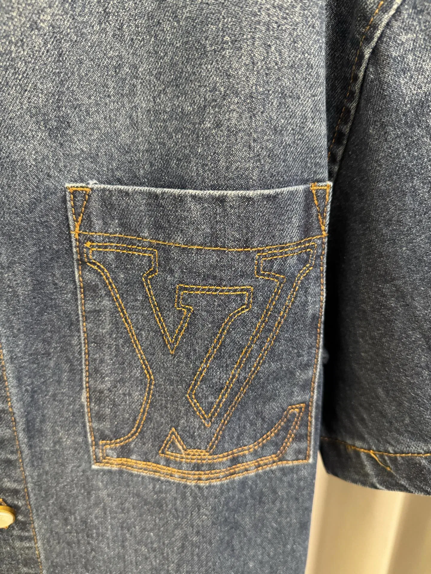 LV 27FW CDJLKMW 018 데님반팔셔츠 8