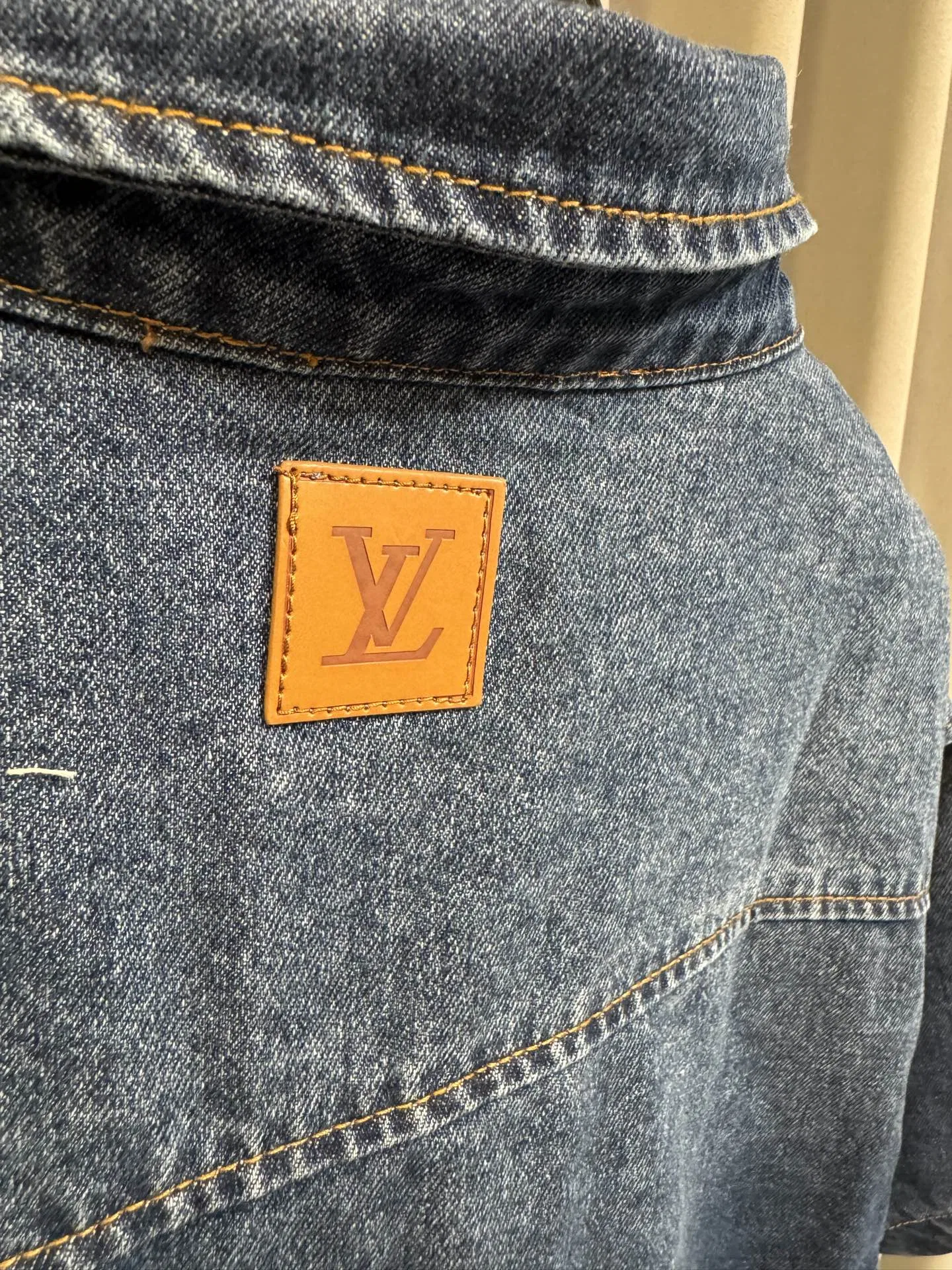 LV 27FW CDJLKMW 018 데님반팔셔츠 11