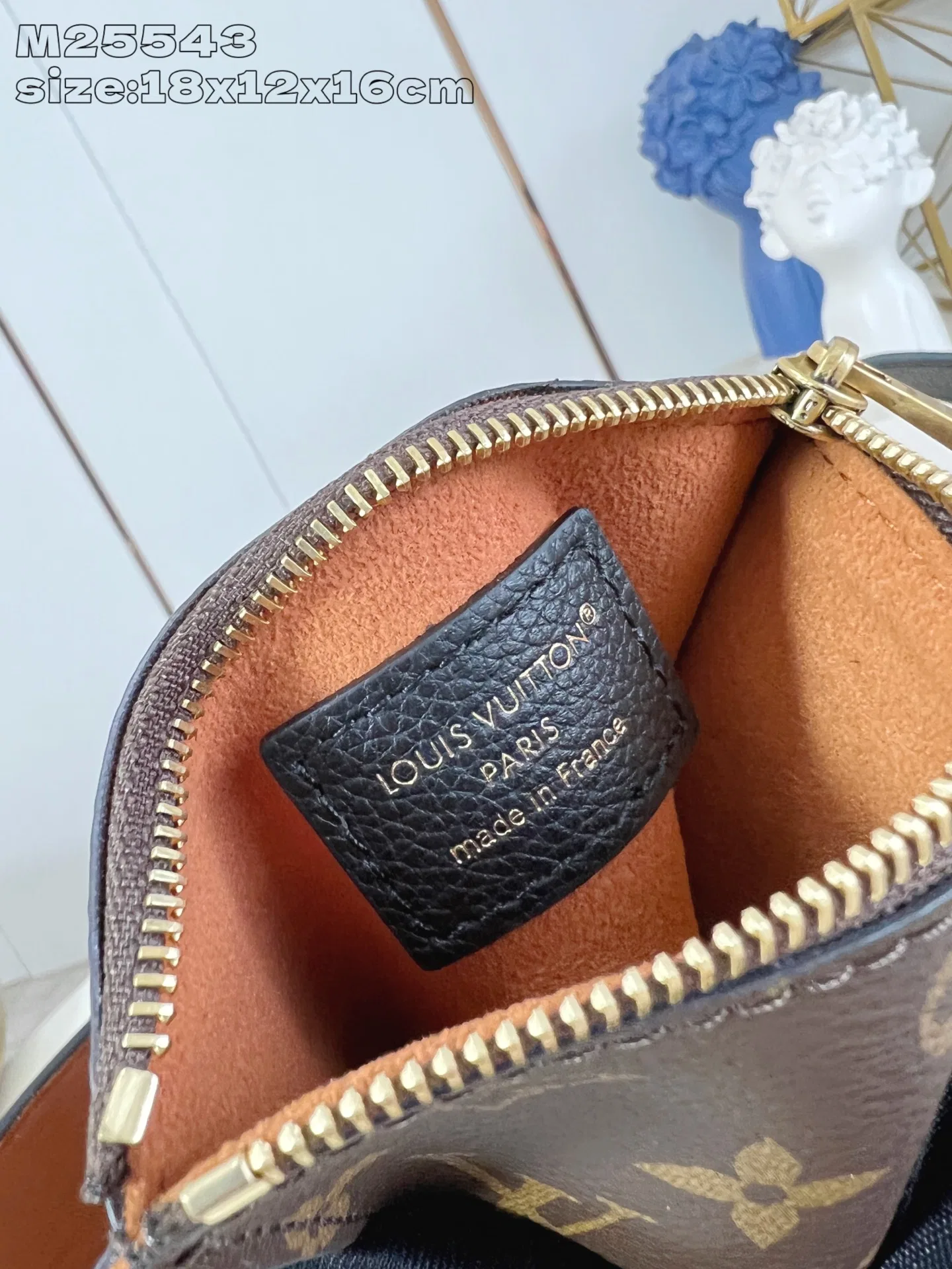 LV 27FW EJMGZXH 001 버킷백 17