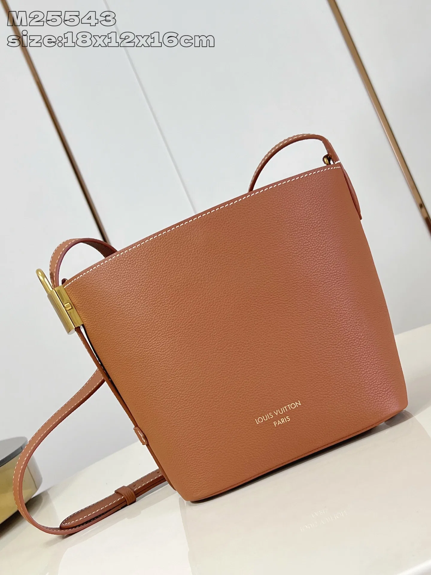LV 27FW EJMGZXH 001 버킷백 19