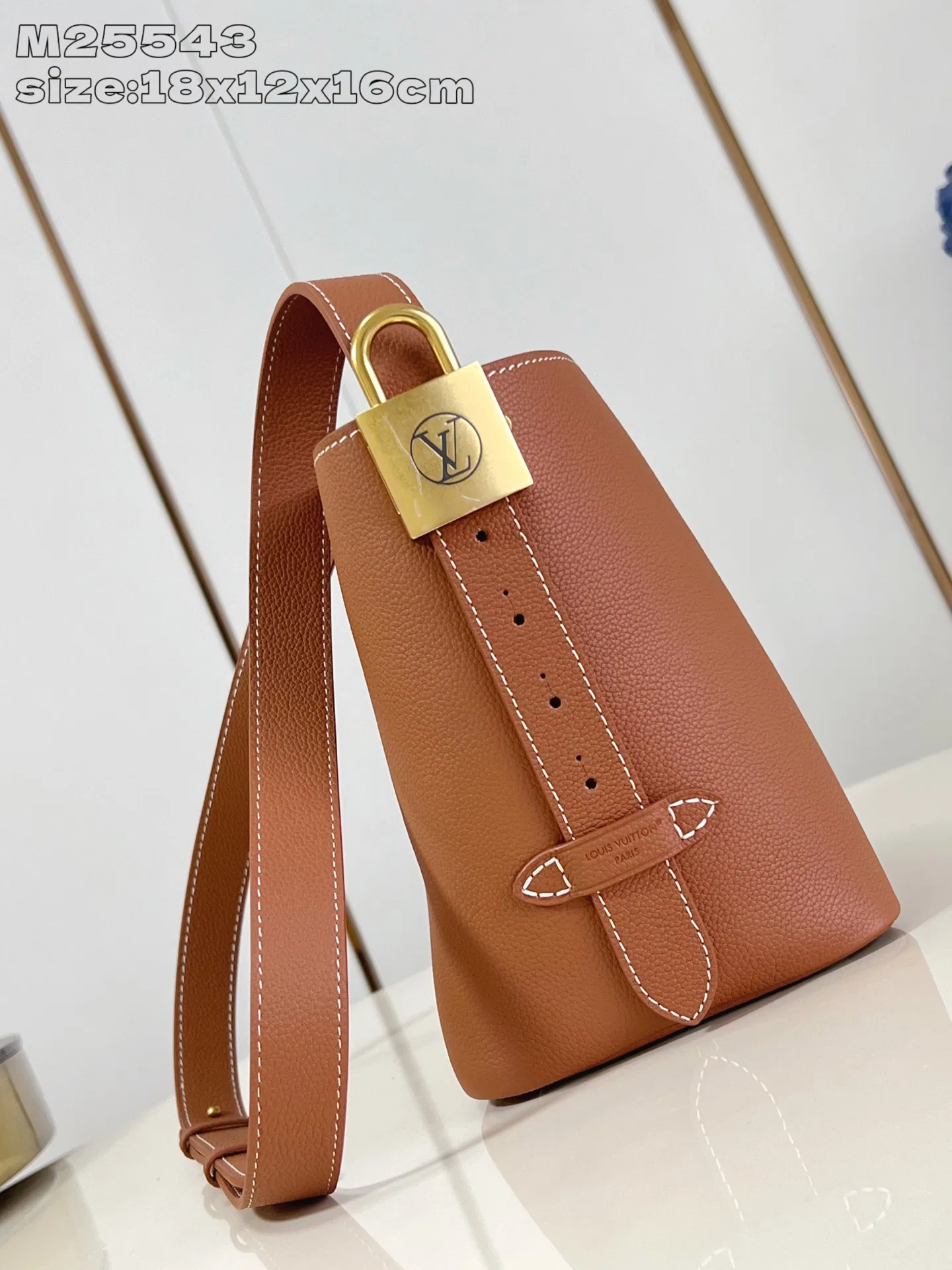 LV 27FW EJMGZXH 001 버킷백 21