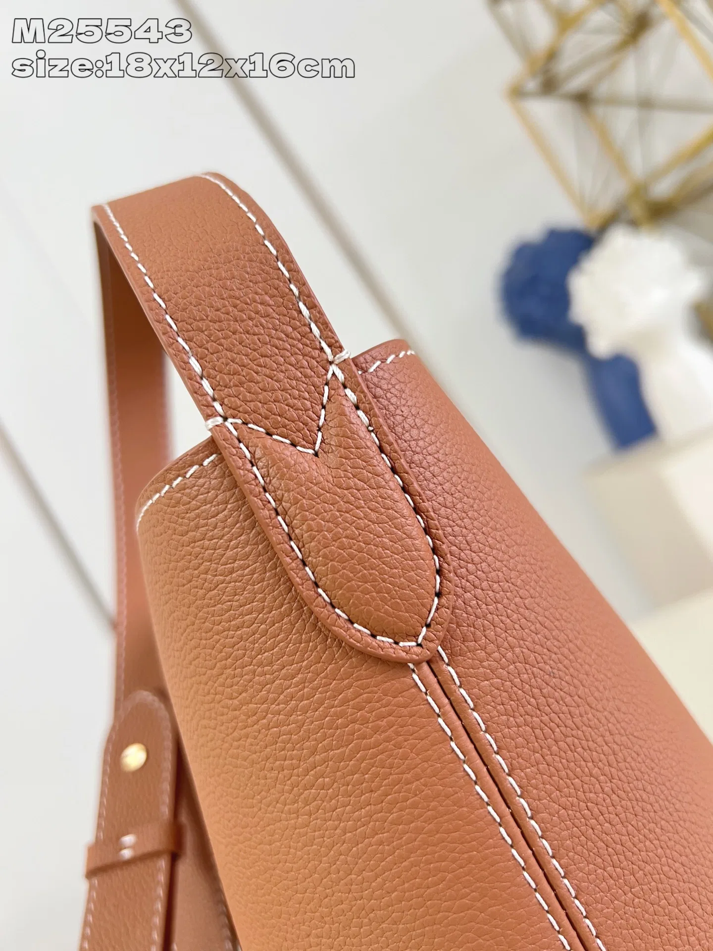 LV 27FW EJMGZXH 001 버킷백 25