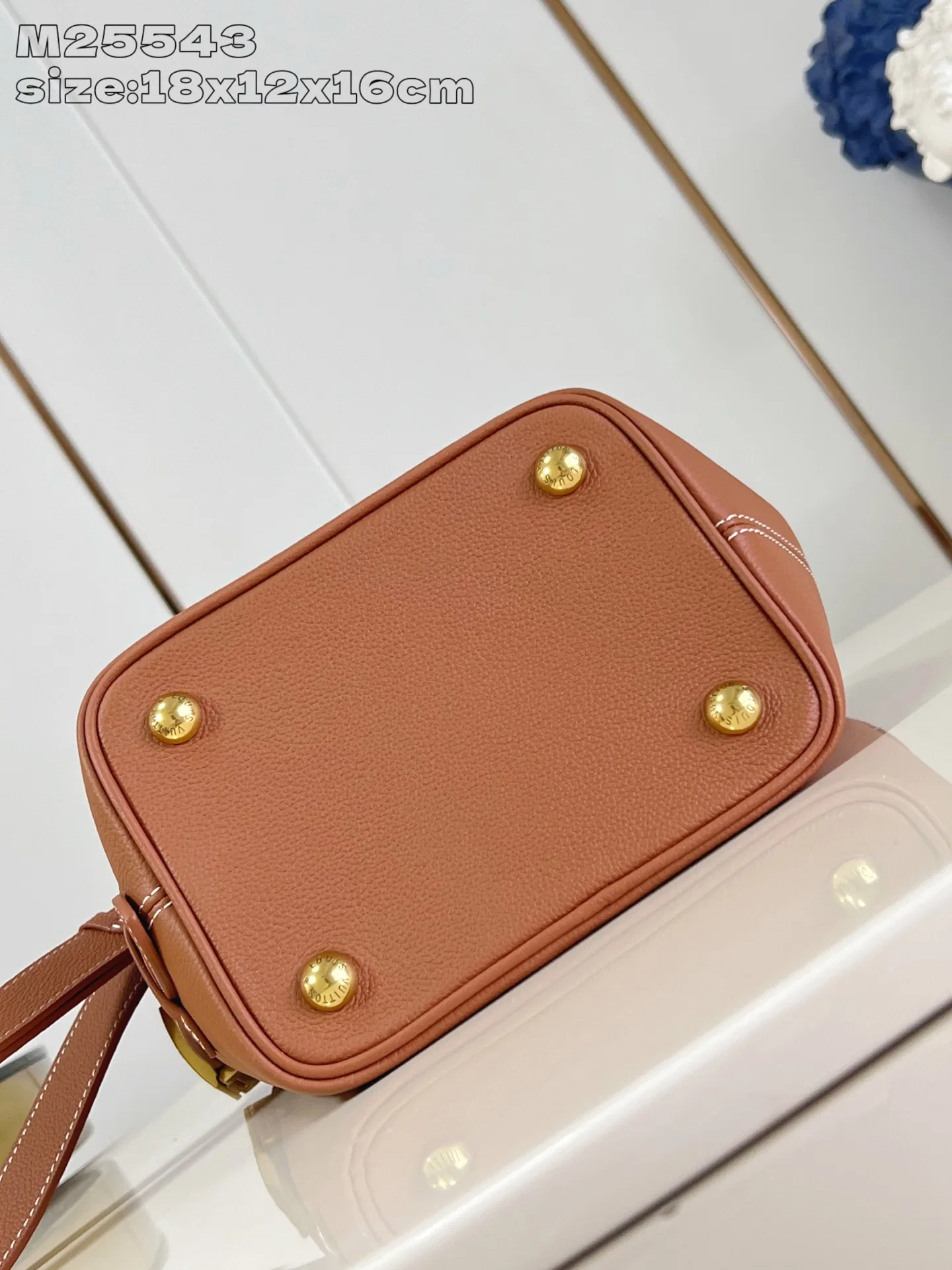 LV 27FW EJMGZXH 001 버킷백 26