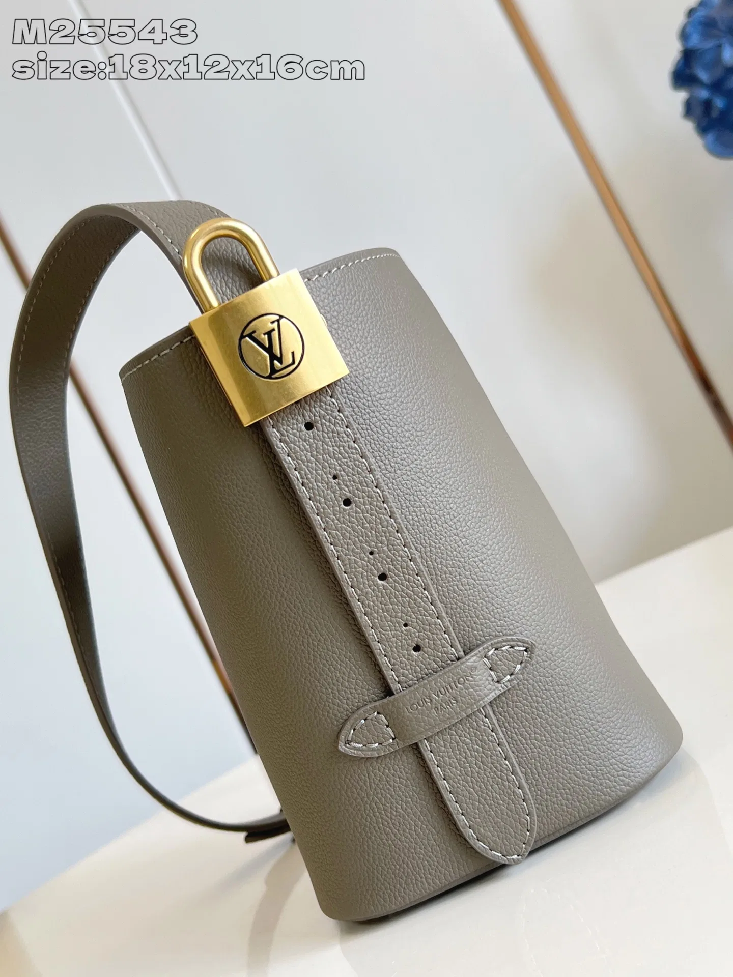 LV 27FW EJMGZXH 001 버킷백 46
