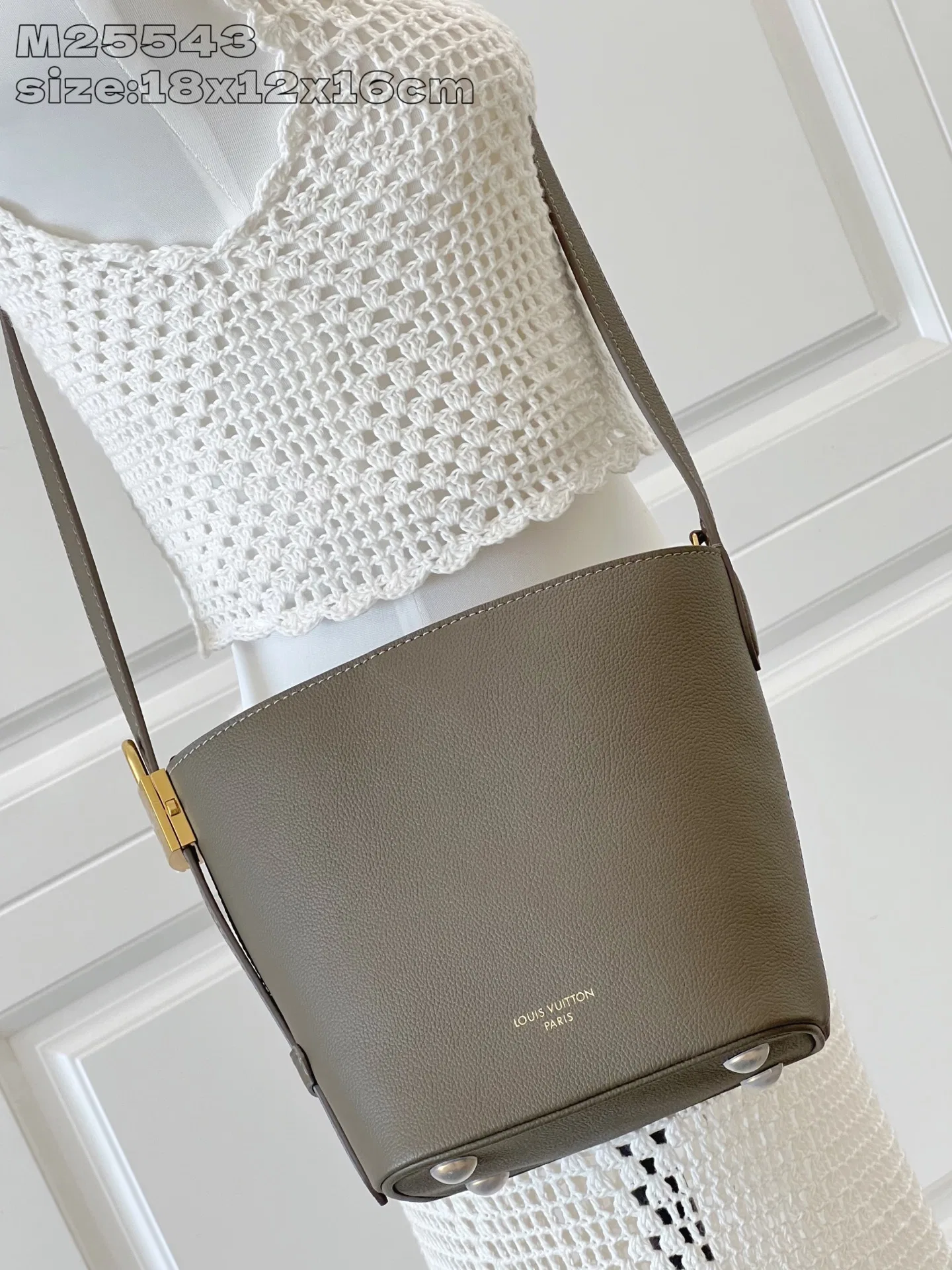 LV 27FW EJMGZXH 001 버킷백 62