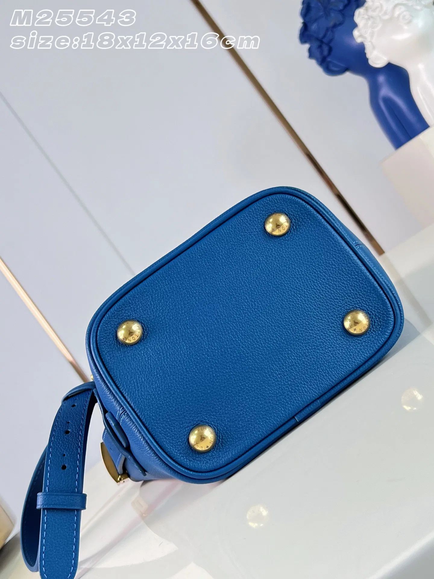 LV 27FW EJMGZXH 001 버킷백 70