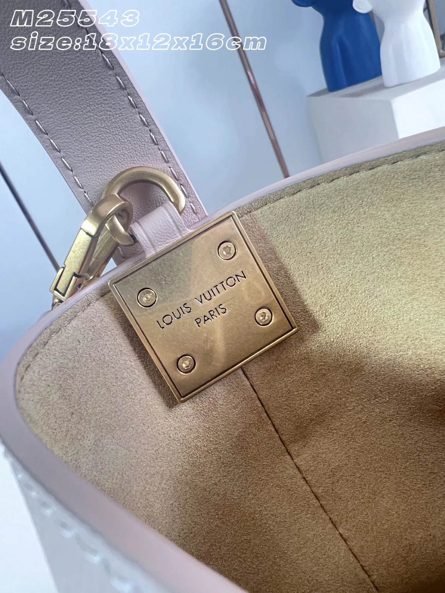LV 27FW EJMGZXH 001 버킷백 89