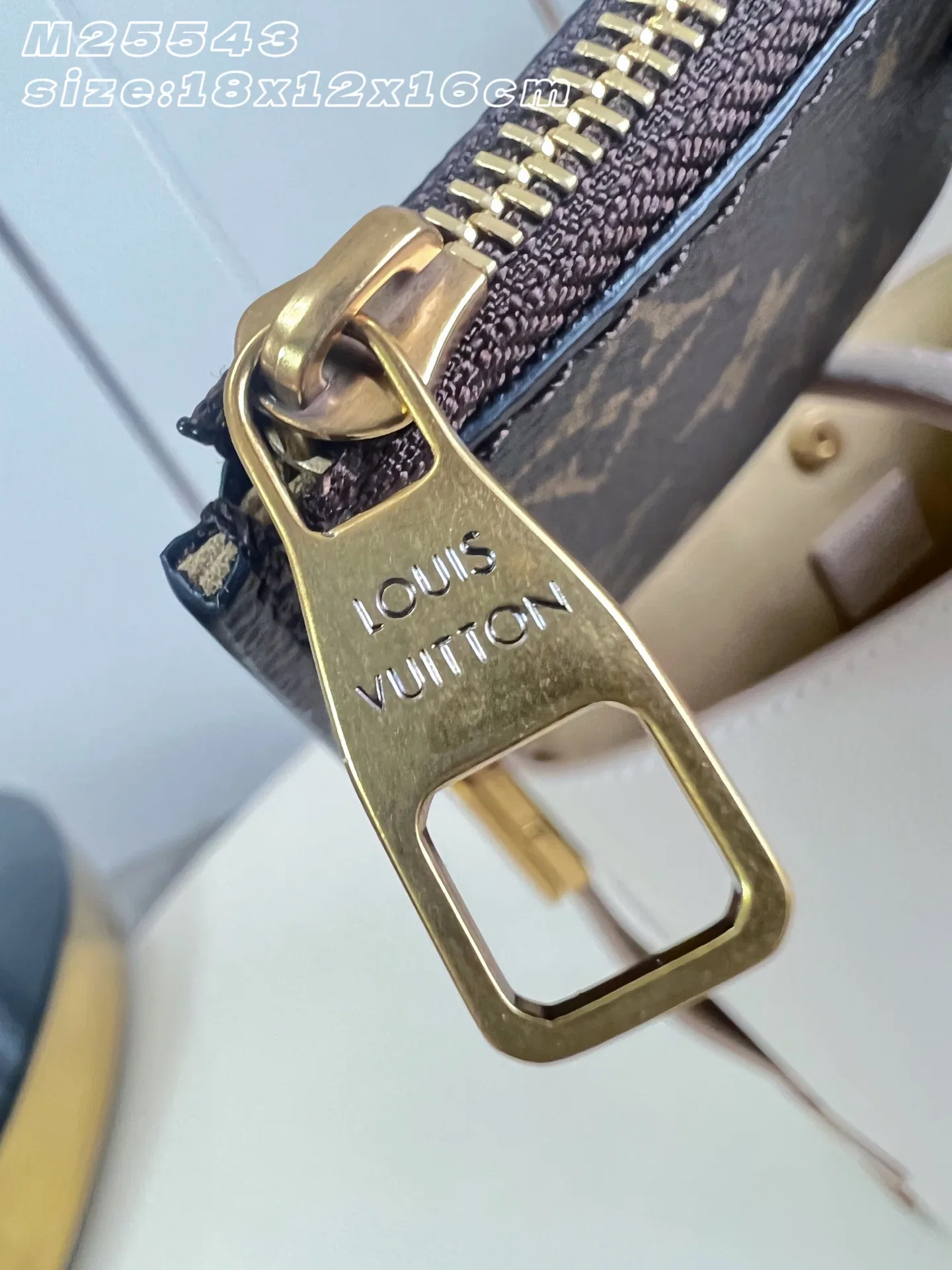 LV 27FW EJMGZXH 001 버킷백 92